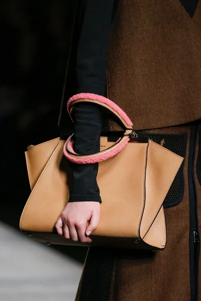 Look 24
